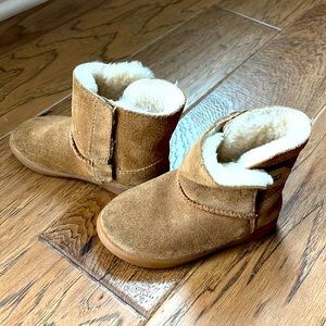 Toddler youth size 8 Ugg brown boots
